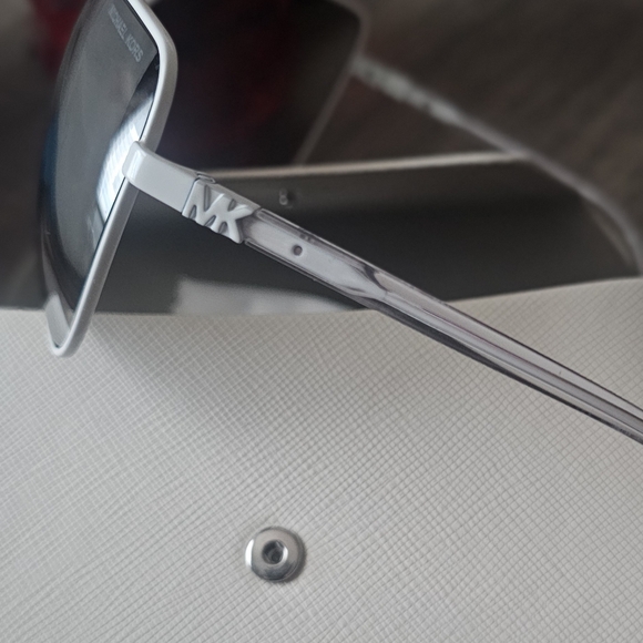 Michael Kors Juneau Sunglasses - Picture 5 of 6